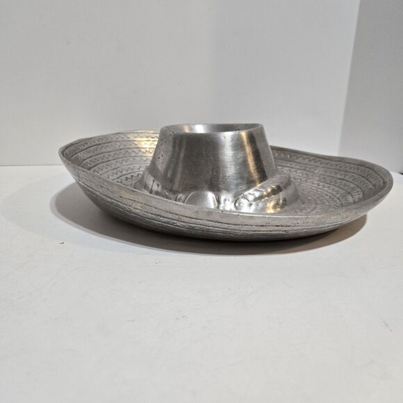 Vintage Cast Aluminum Sombrero Chip and Dip Serving Bowl 11" x 12"x3" Marked 816 - Picture 2 of 6